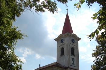 kostel od SV (© Rodochrozit, 08/2011)