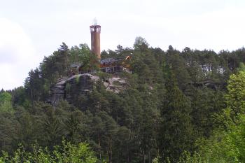 Rozhledna Na Stráži ve Sloupu v Čechách (© Václav Čermák, 05/2012)