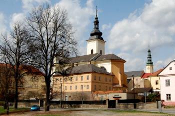 MPR - pohled na kostel Nanebevzetí Panny Marie z Gorazdovy ul. (© Martin  Višňa, 04/2011)