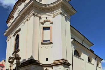 pohled od jihozápadu s dominantním barokním průčeím (© Pavel Zany Komárek 30. 10. 2010)