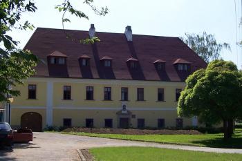 Vřesovice - fara - Učiliště Don Bosko (© Ivo Rozehnal, 05/2012)