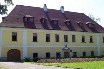 Vřesovice - fara - Učiliště Don Bosko (© Ivo Rozehnal, 05/2012)