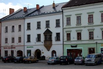 jižní fronta domů - náměstí TGM (© Martin  Višňa, 04/2011)