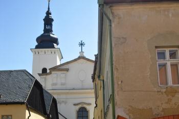 Farní ulice, kostel Nanebevzetí Panny Marie (© Martin  Višňa, 04/2012)
