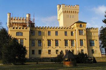 východní průčelí ( © Pavel Zany Komárek 13/12/2001)