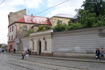 Olomouc - Dům Štěstí (vlevo) s kaplí (© Ivo Rozehnal, 06/2012)