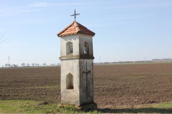 V nice ikona sv. Cyrila a Metoděje a obraz papeže (© Luděk Vláčil 04/2021)