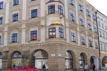 Olomouc - dům U Zlatého jelena (© Ivo Rozehnal, 07/2012)