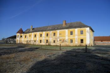 Celkový pohled od jihu (© Jan Procházka, 12/2011)