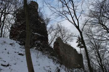 Zřícenina hradu Bradlec (© Vlastislav Mareček, 12/2013)