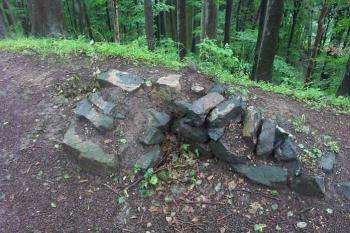 Fragment zdiva v severní části předhradí (© Milan Caha, 07/2007)