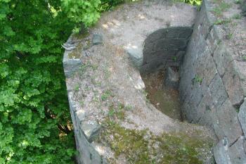 Okrouhlá část bašty (© Jiří Čížek, 05/2009)