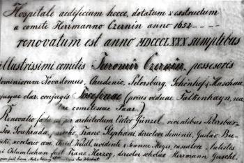 Fotografie plátěného svitku z kopule kaple (© Dobová fotografie-Z historie obcí Petrohrad, Černčice a Bílenec)