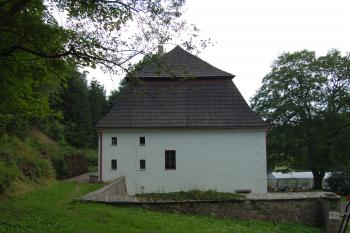 Zámek od SV (© Rodochrozit        , 07/2014)
