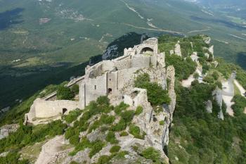 Peyrepertuse (© Pavel Semple, 06/2011)