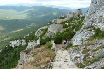 Peyrepertuse (© Pavel Semple, 06/2011)