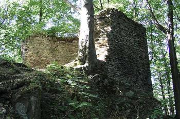 Severní hranolová věž ( © Roman Řezáč 08/2003)