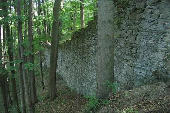 Severovýchodní hradba ( © Roman Řezáč 08/2003)
