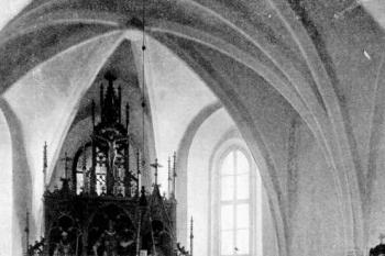 presbytář na počátku 20. století (© Antonín Cechner: Soupis památek historických a uměleckých v Království Českém, sv. 39 Politický okres rakovnický, II. díl, Archaelogická komise při České akademii císaře Františka Josefa pro vědy, slovesnost a umění, Praha 1913)
