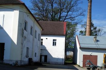 nádvorní průčelí zámku (© Jaroslav Špiroch, 05/2017)