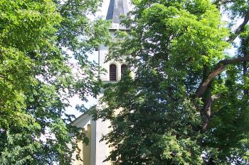 vchod do kostela Nejsvětější Trojice (© Ivo Rozehnal, 05/2011)