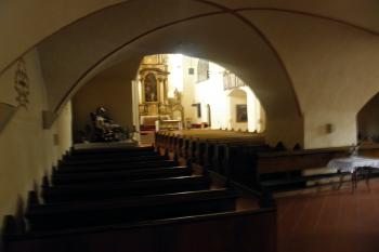 Průhled do lodi (© Johannes Cladis, 12/2014)