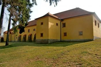 budova po opravě (© roze roze, 01/2013)