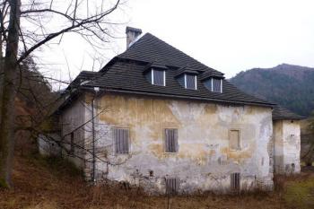 zámek od západu (© Jan P. Štěpánek 02/2012)