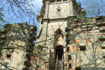 Průčelí věže zámku (© Zdeněk Krajdl, 04/2009)
