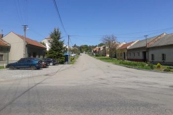 Alojzov - kaple Panny Marie - pohled od hlavní silnice na lokalitu, kde stávala kaple (© Ivo Rozehnal, 06/2013)