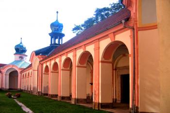 Kostel Nanebevzetí Panny Marie a Maří Magdalény v Clumu sv. Máří (© Pavel Vítek 09/2012)