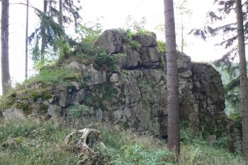 Plikenštejn od jihu (© Jan Boukal, 7/2012)