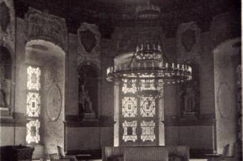 Vranov nad Dyjí - Sál předků na historické pohlednici s razítkem z roku 1924 - soukr.sbírka - IvoR (© anonym)