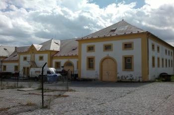 Jezdecká kasárna Most (© Tomáš Hák, 08/2012)