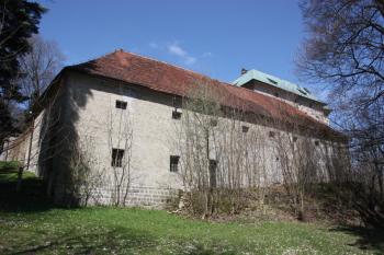 Boční křídlo od jihovýchodu ( © Ivan Grisa 04/2010)