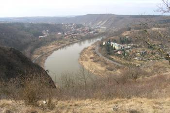 pohled z místa zaniklého hradu na Vrané nad Vltavou (© Jaroslav Valečka, 1/2012)
