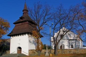 Areál kostela s hřbitovem a zvonicí (© Pavel Zany Komárek 30.10.2005)