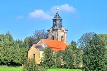 Kostel sv. Petra a Pavla v Lindavě ( © Pavel Vítek 07/2012)