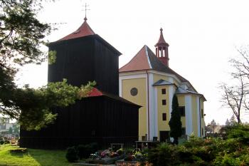 kostel se zvonicí (© Rodochrozit, 11/2011)