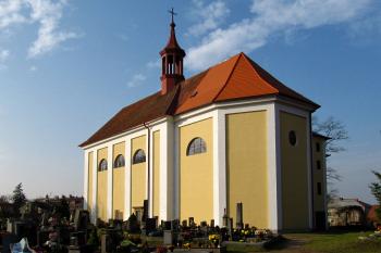 kostel od JZ (© Rodochrozit, 11/2011)