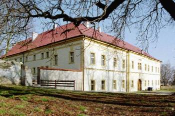 Zámek Kornhauz (© 2002 Vlky, Jiří Čížek)