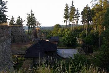 Výhled z terasy na baště (© Oldřich Vacek, 06/2014)