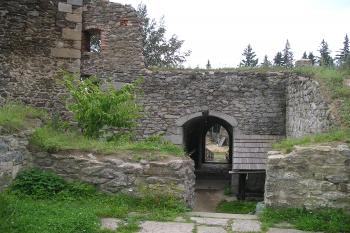 zřícenina hradu Orlík u Humpolce (© Vlastislav Mareček, 08/2011)