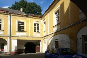 nádvoří zámku (© Milan Caha 04/2012)