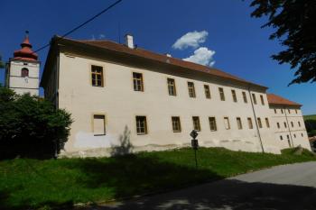 budova kláštera (© Milan Caha 07/2020)