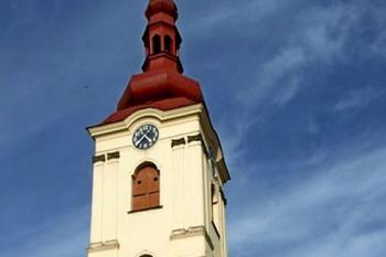 průčelí kostela (© Milan Caha 09/2011)