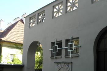 Dvorní průčelí (© doxa , 01/2014)