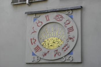 Sluneční hodiny (© doxa , 01/2014)
