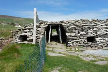 Dún Beag (© Pavel Semple, 04/2011)