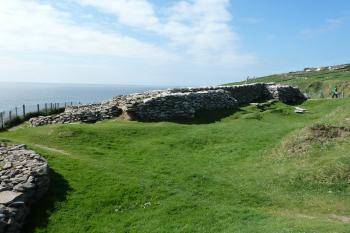 Dún Beag (© Pavel Semple, 04/2011)